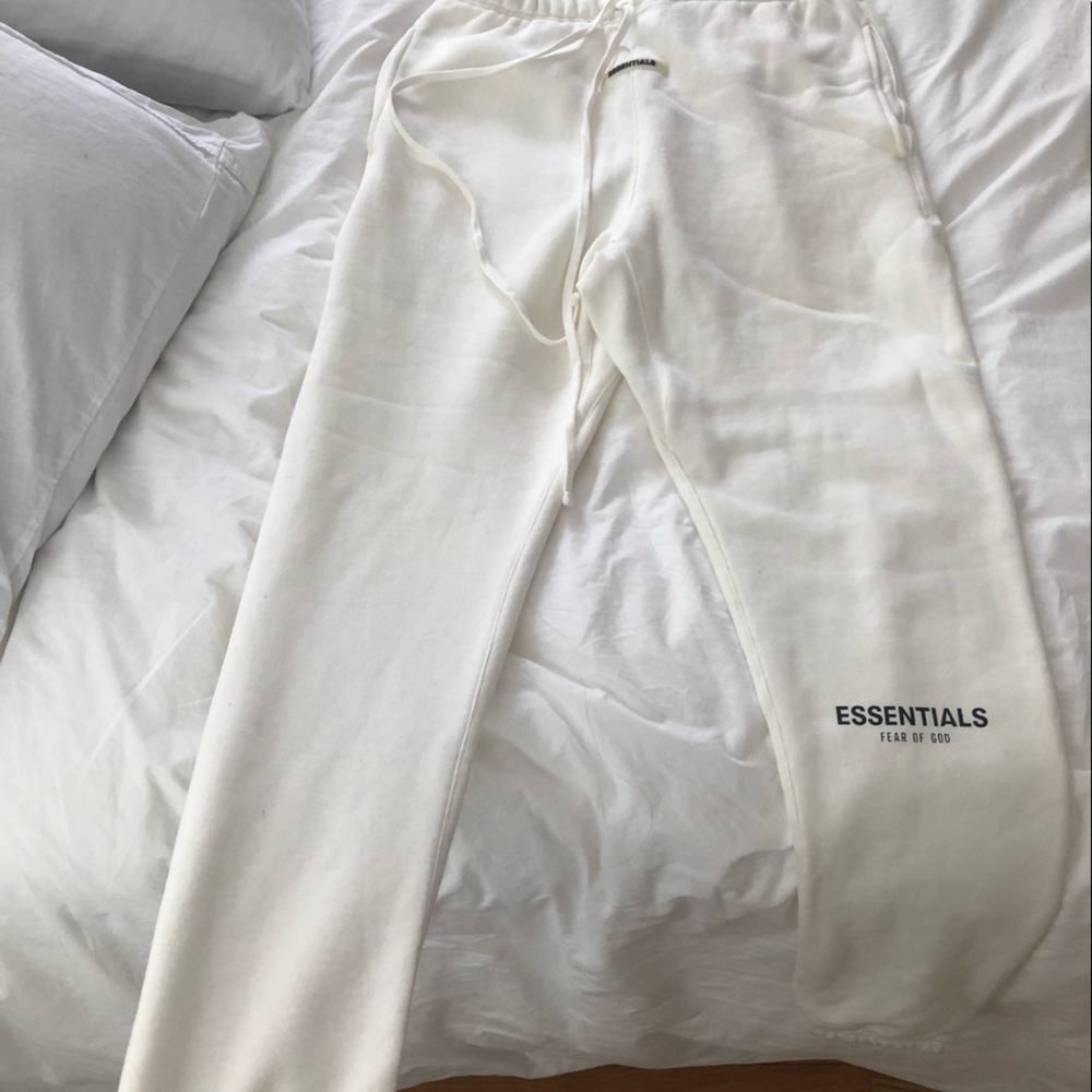 WHITE NWOT FOG ESSENTIALS SWEATPANTS